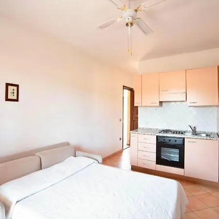 公寓 2 Beds In Marinella Just 200 Mt From The